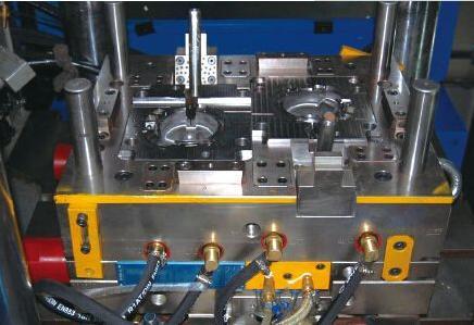 �������Ͽ�������ƽ̨-����(�й�)�г�δ����չ����